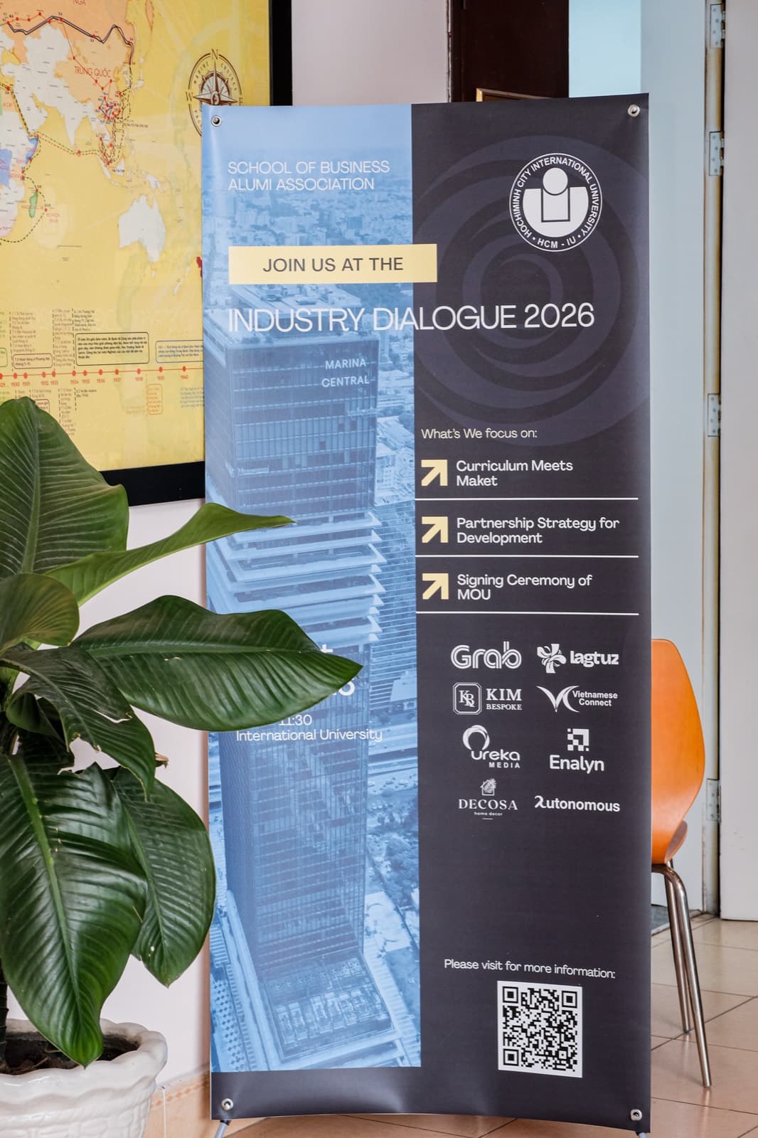 Standee chương trình tại Trường Đại học Quốc tế.