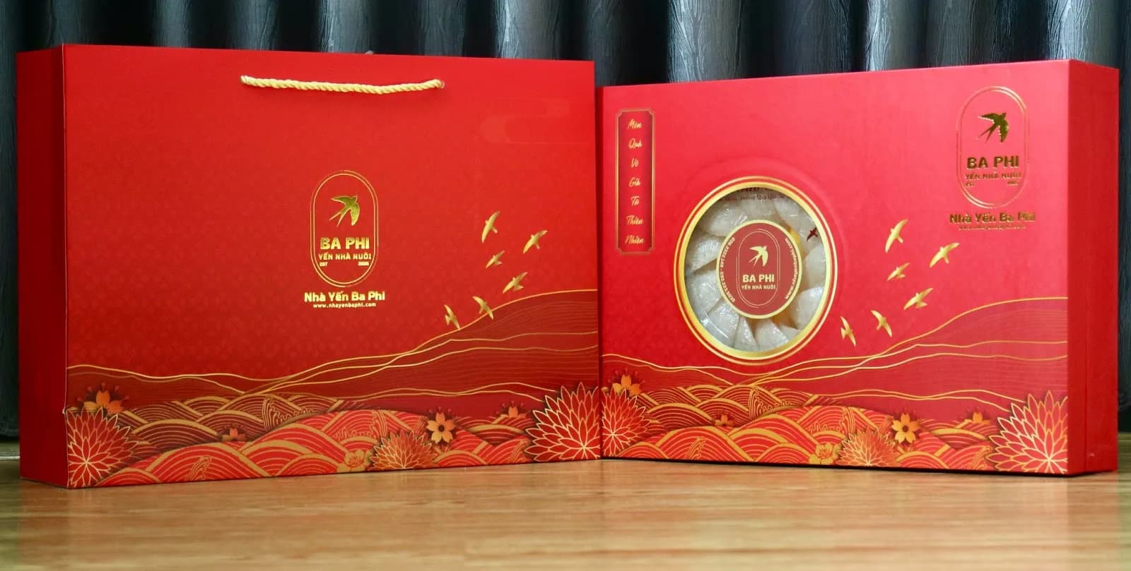 Túi và hộp quà tổ yến màu đỏ in logo Nhà Yến Ba Phi